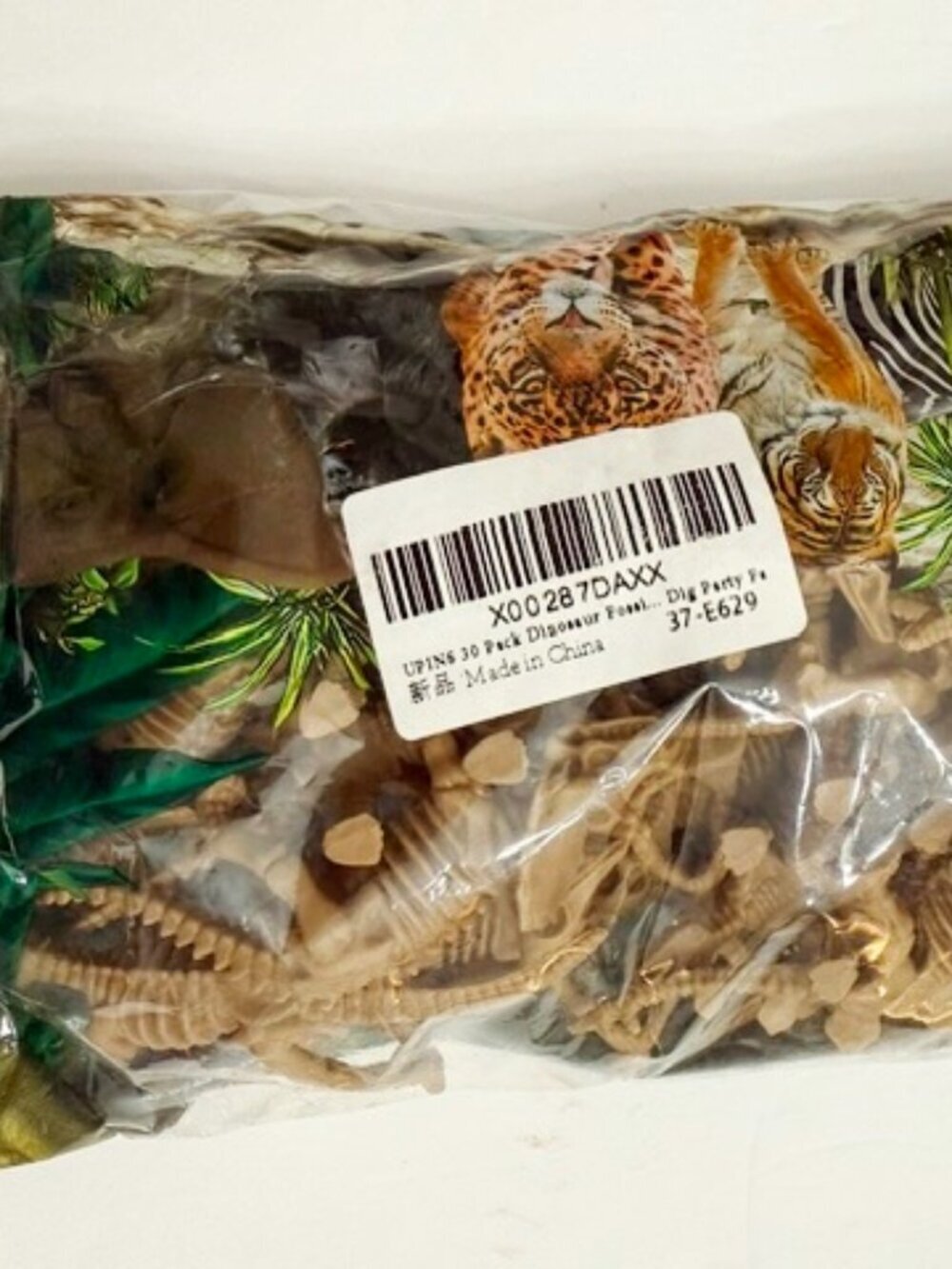 30 Piece Dinosaur Fossil Skeletons Dino Figure Bones for Kids Science Dig Kit - Picture 7 of 7